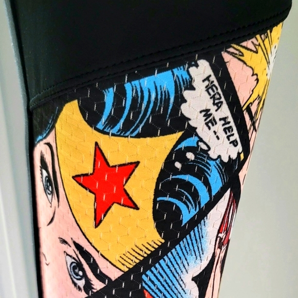 BRAND NEW! Wonder Woman Black Leggings - Picture 2 of 12